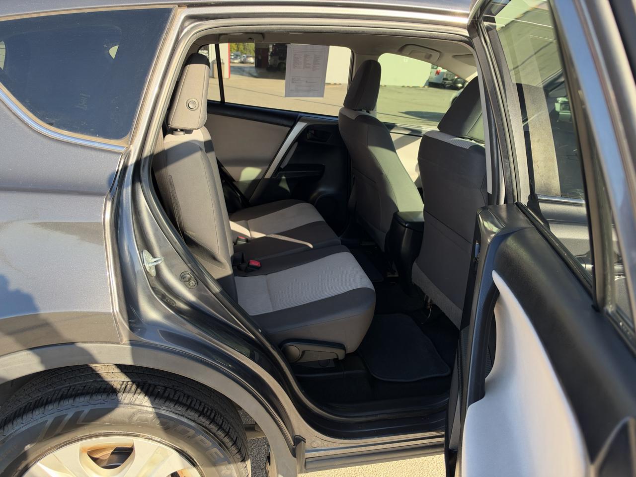 Toyota RAV4 AWD 4dr LE (Natl) 2014