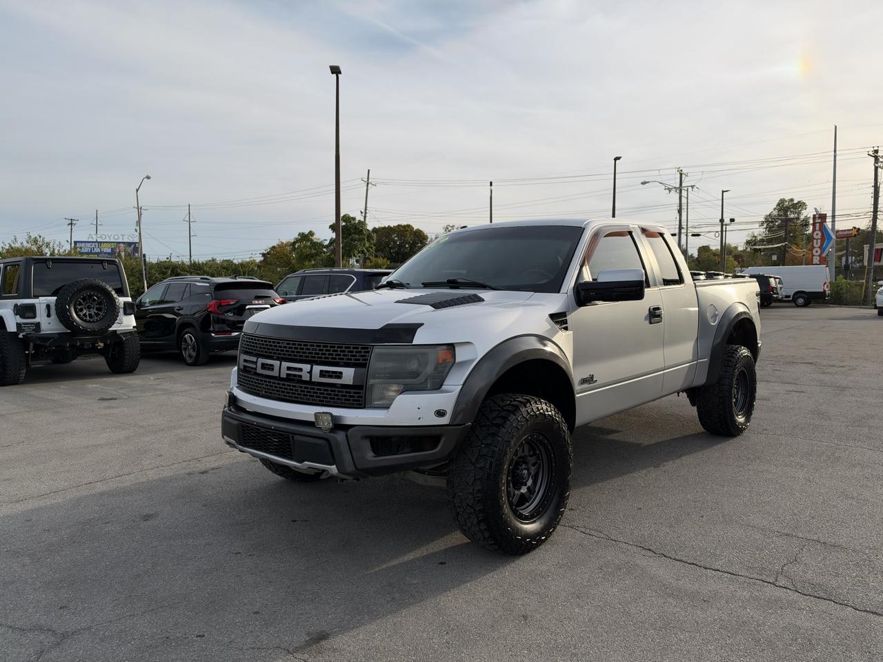 Ford F-150 4WD SuperCab 133" SVT Raptor 2013