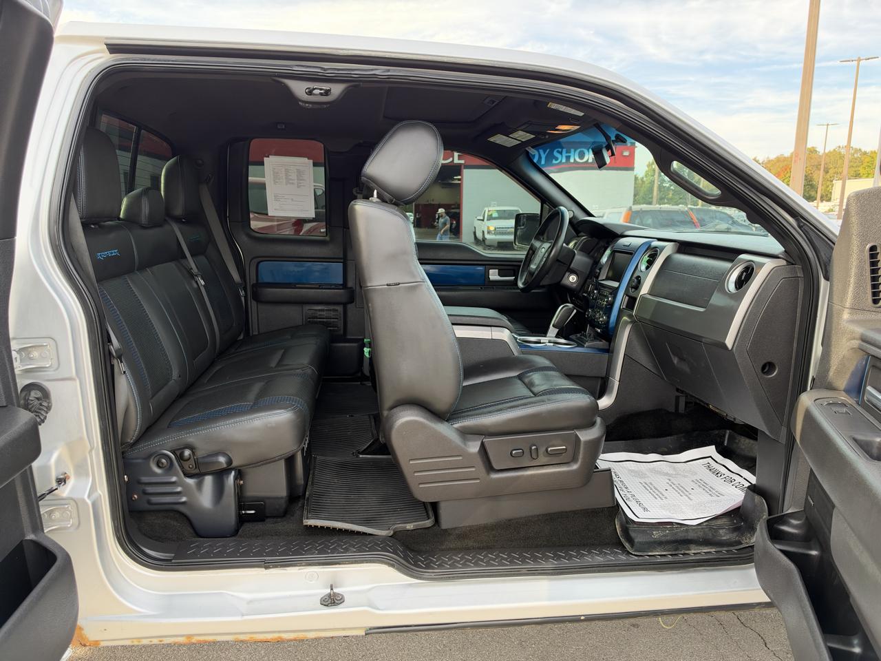 Ford F-150 4WD SuperCab 133" SVT Raptor 2013