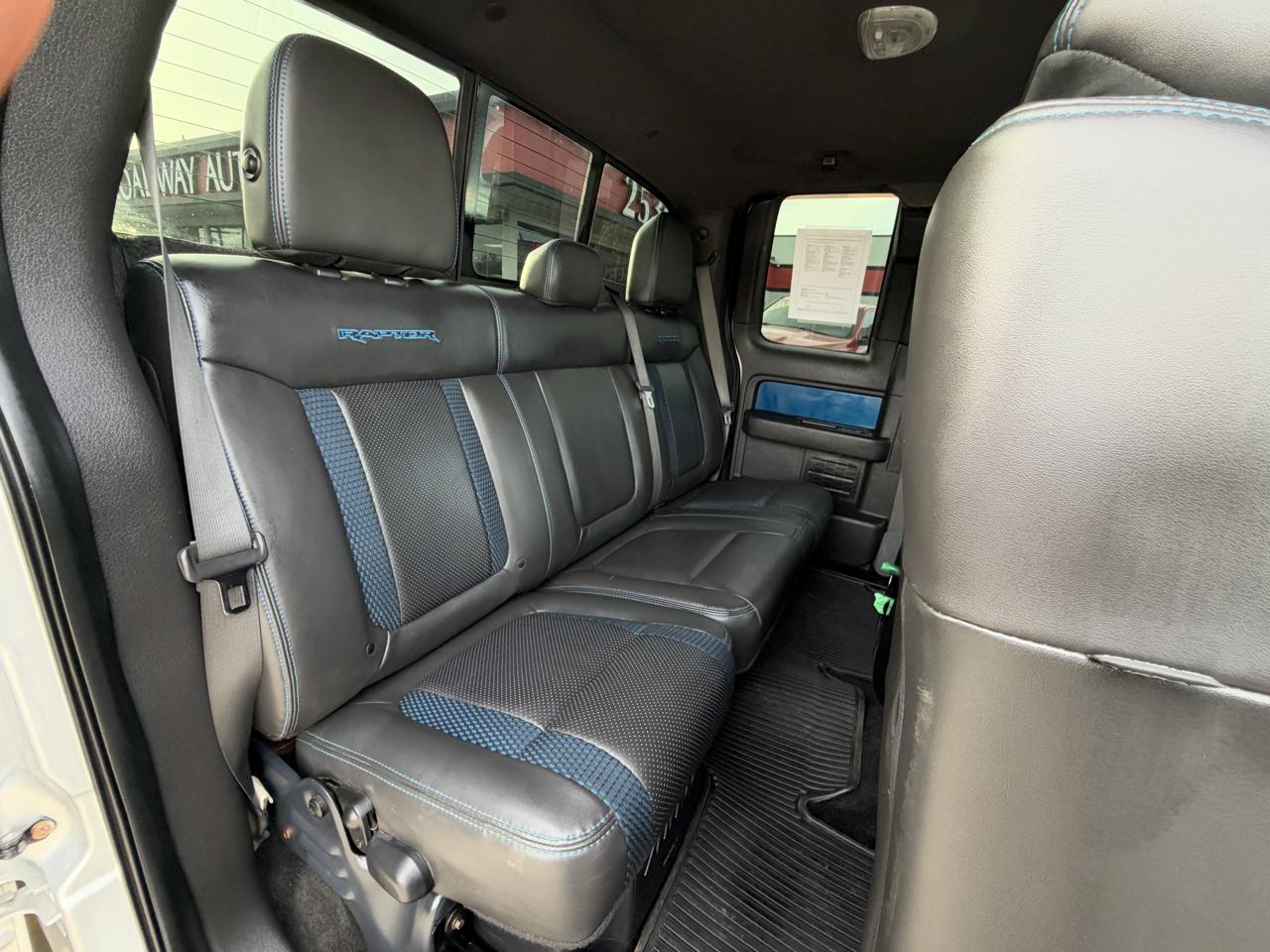 Ford F-150 4WD SuperCab 133" SVT Raptor 2013