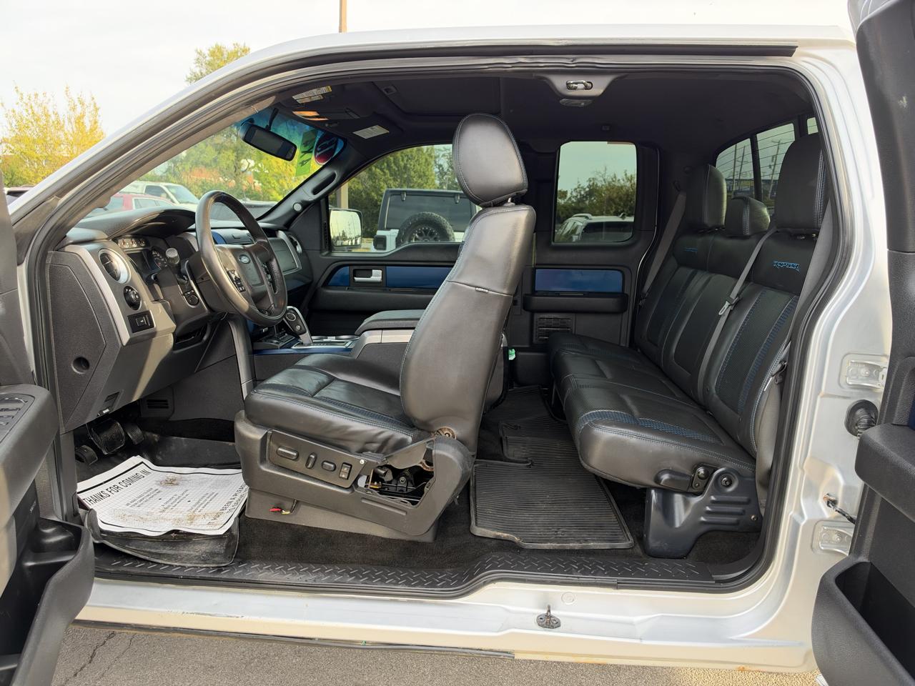 Ford F-150 4WD SuperCab 133" SVT Raptor 2013