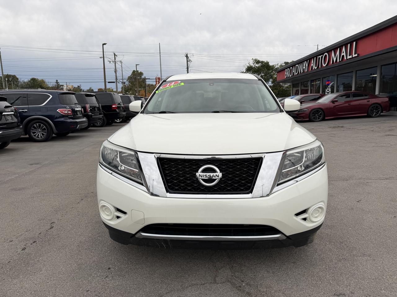Nissan Pathfinder S 2014