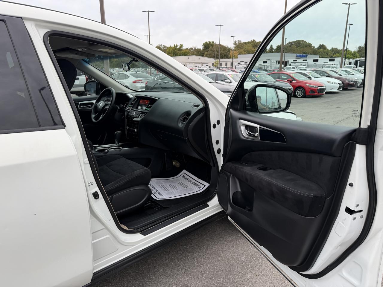 Nissan Pathfinder S 2014