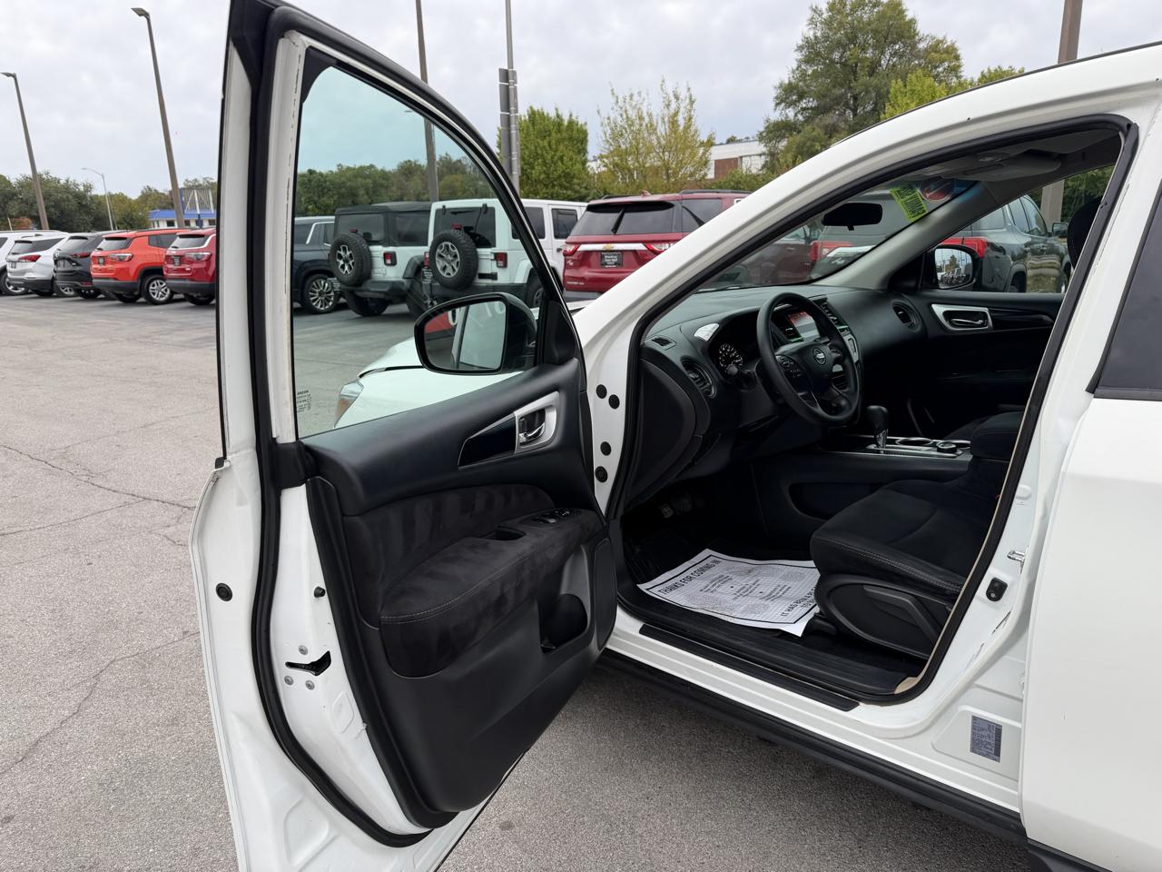 Nissan Pathfinder S 2014