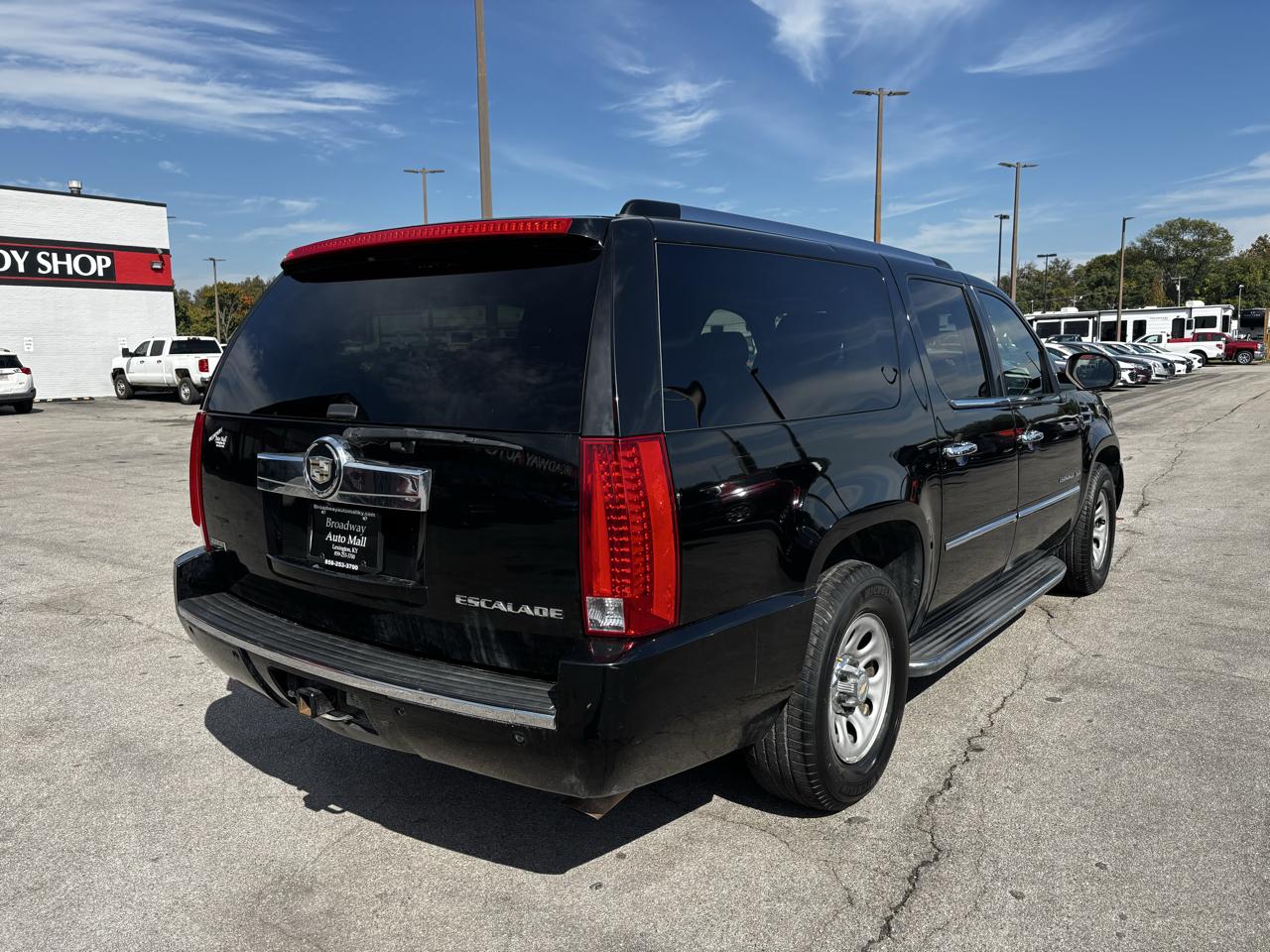 Cadillac Escalade ESV AWD 4dr Luxury 2011
