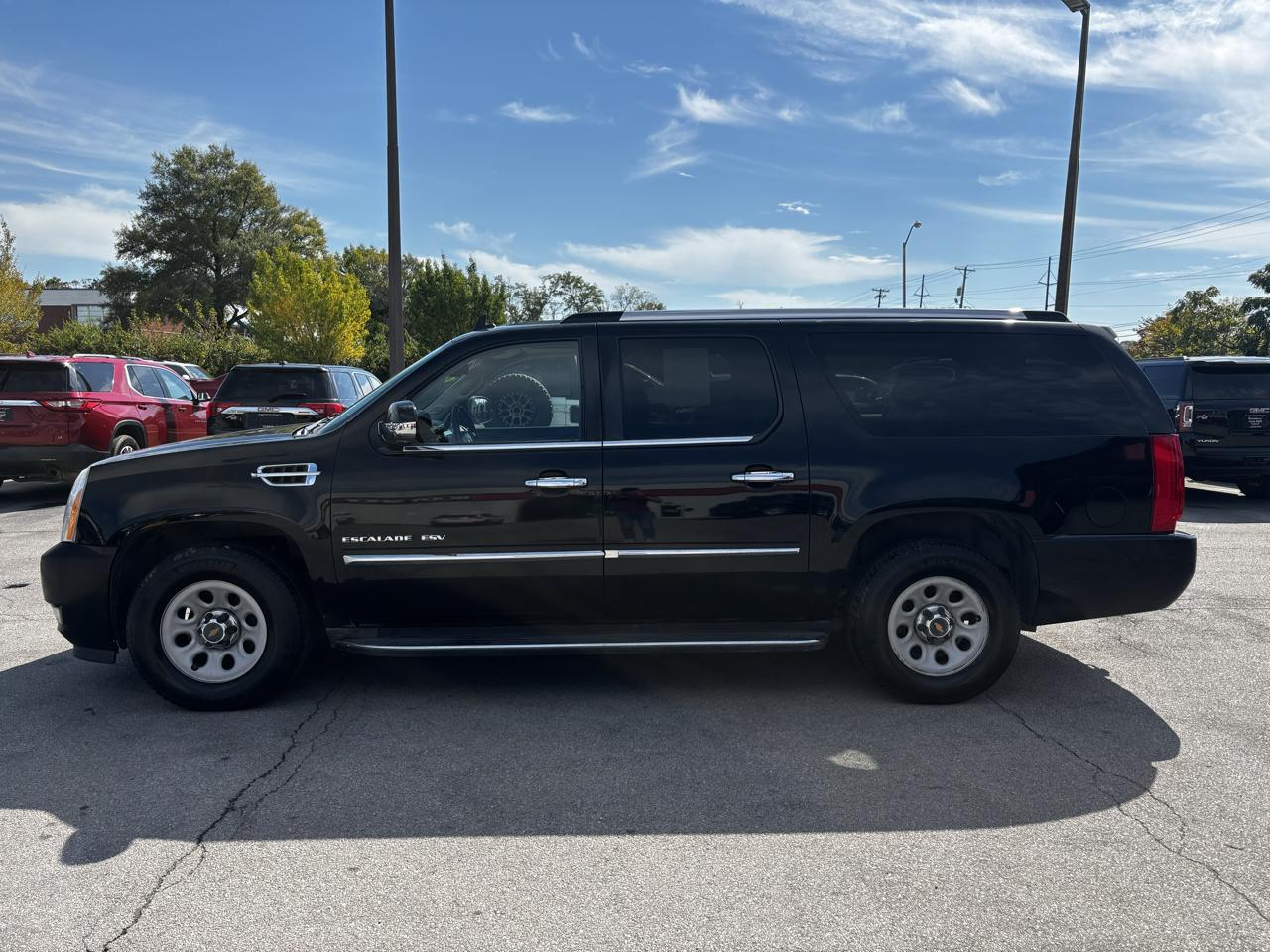 Cadillac Escalade ESV AWD 4dr Luxury 2011