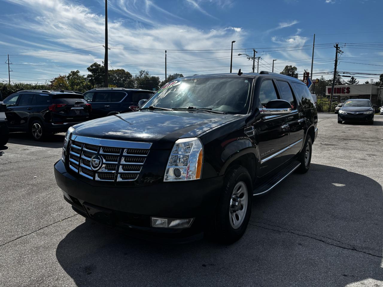 Cadillac Escalade ESV AWD 4dr Luxury 2011