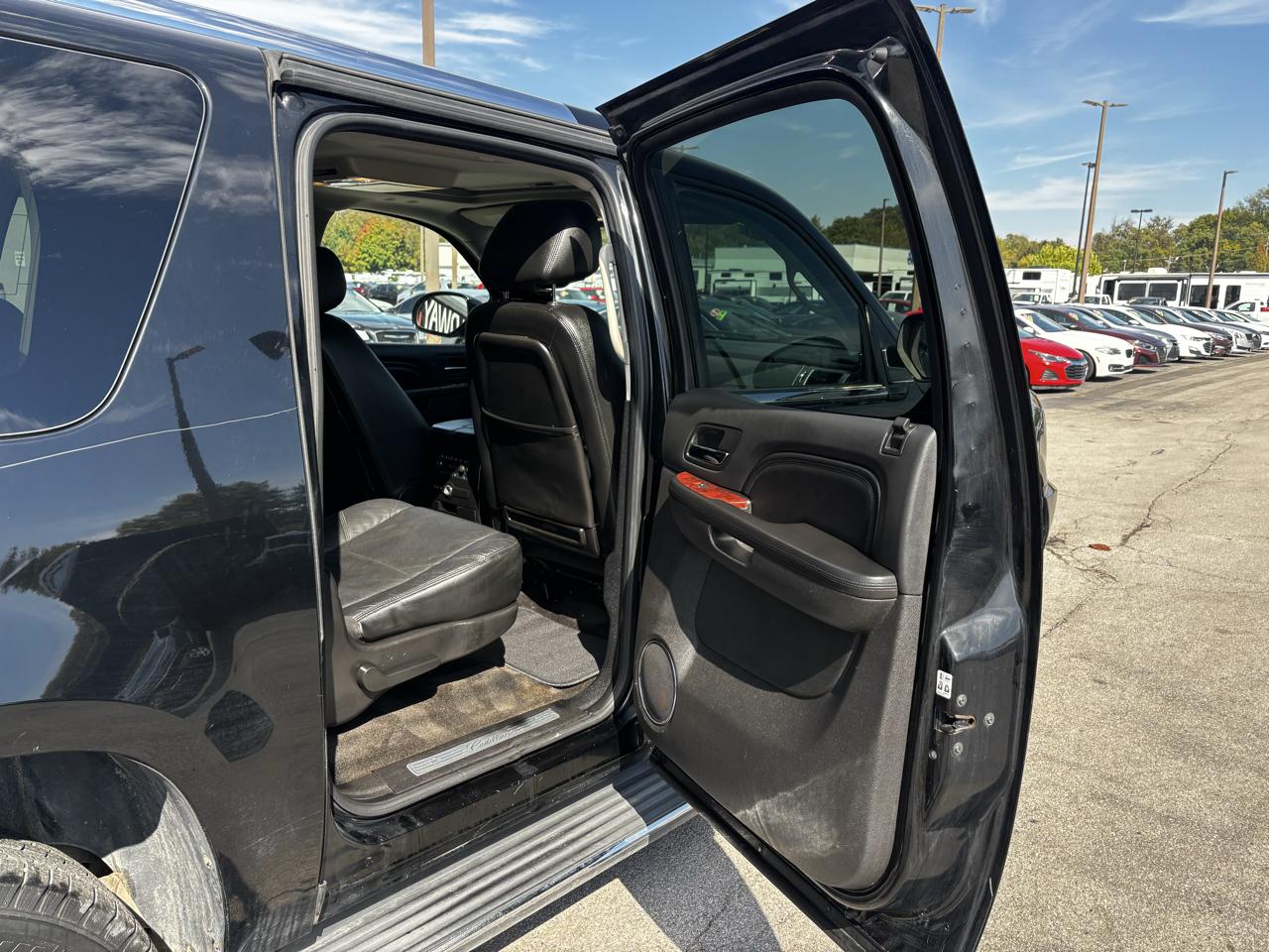 Cadillac Escalade ESV AWD 4dr Luxury 2011