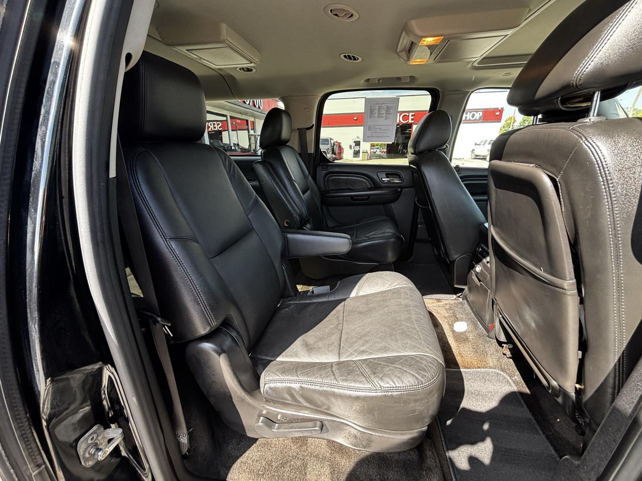 Cadillac Escalade ESV AWD 4dr Luxury 2011