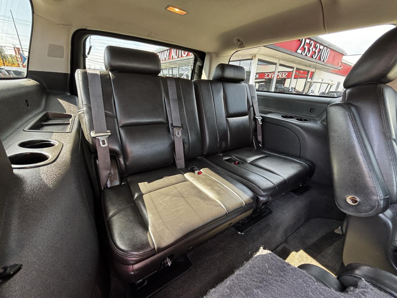 Cadillac Escalade ESV AWD 4dr Luxury 2011