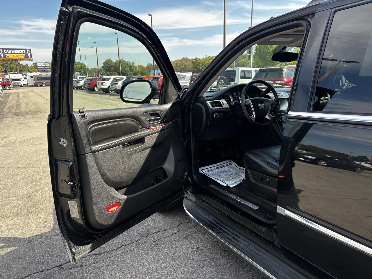 Cadillac Escalade ESV AWD 4dr Luxury 2011