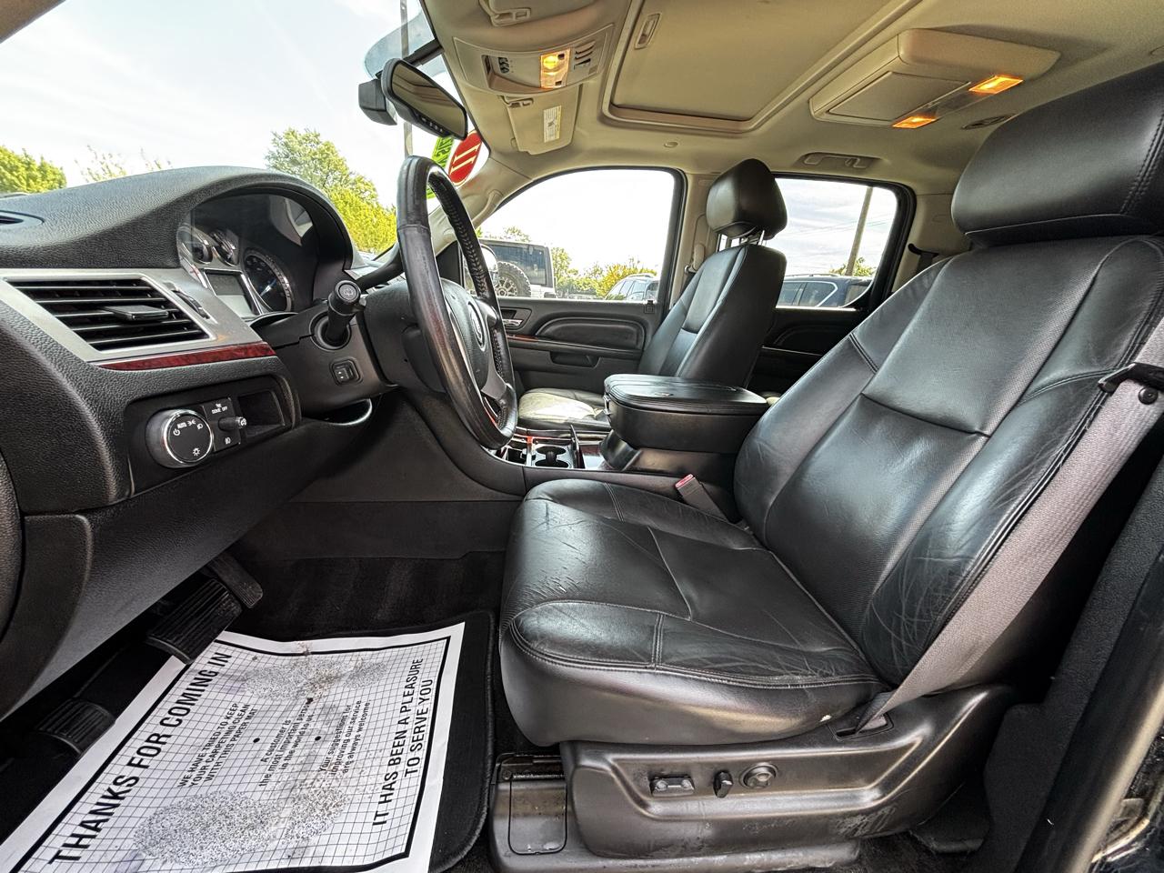 Cadillac Escalade ESV AWD 4dr Luxury 2011