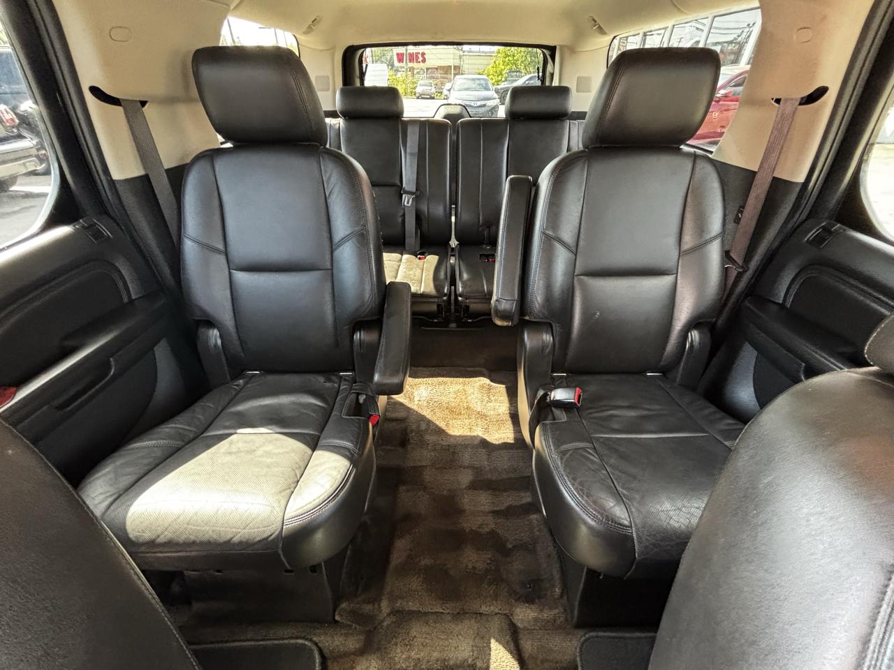 Cadillac Escalade ESV AWD 4dr Luxury 2011