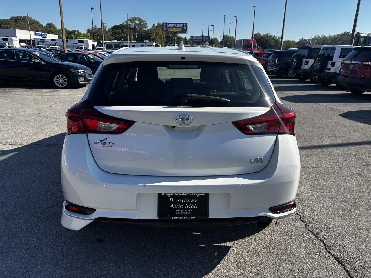 Toyota Corolla iM 4D Hatchback 2018