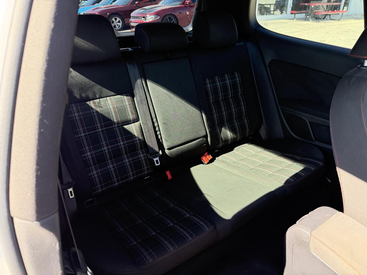 Volkswagen GTI Base 2013