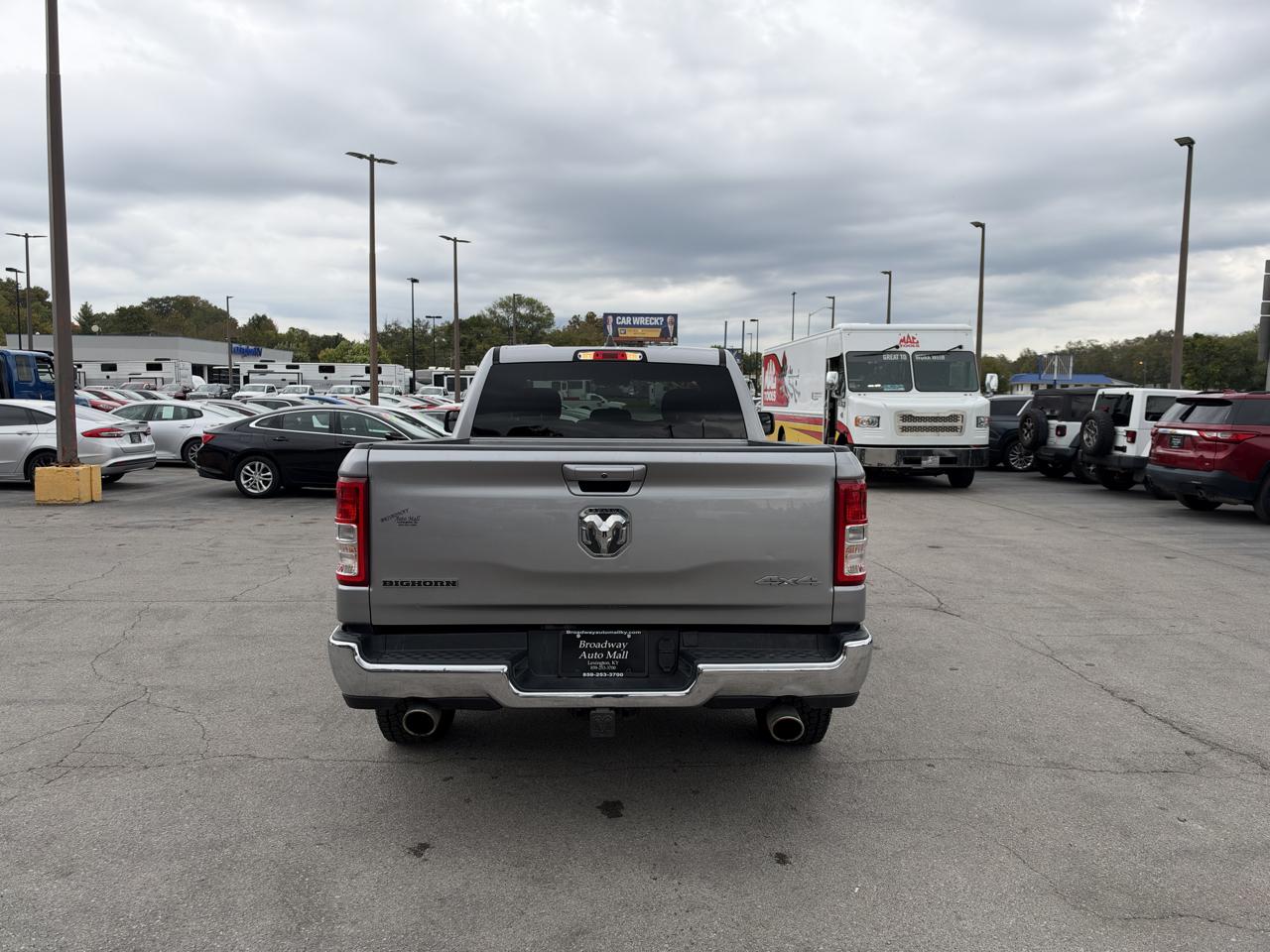 RAM 1500 Big Horn 4x4 Quad Cab 6'4" Box 2021