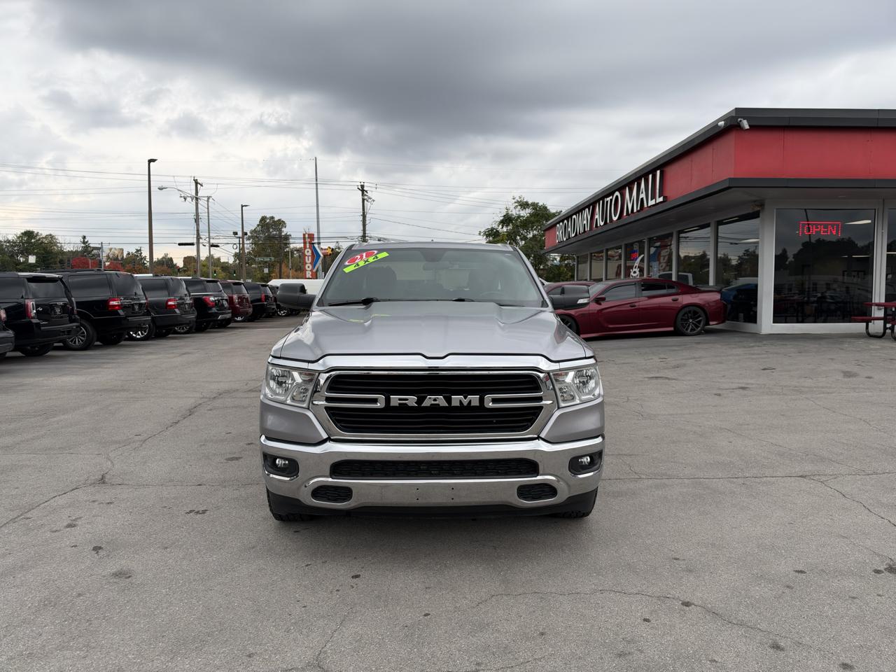 RAM 1500 Big Horn 4x4 Quad Cab 6'4" Box 2021