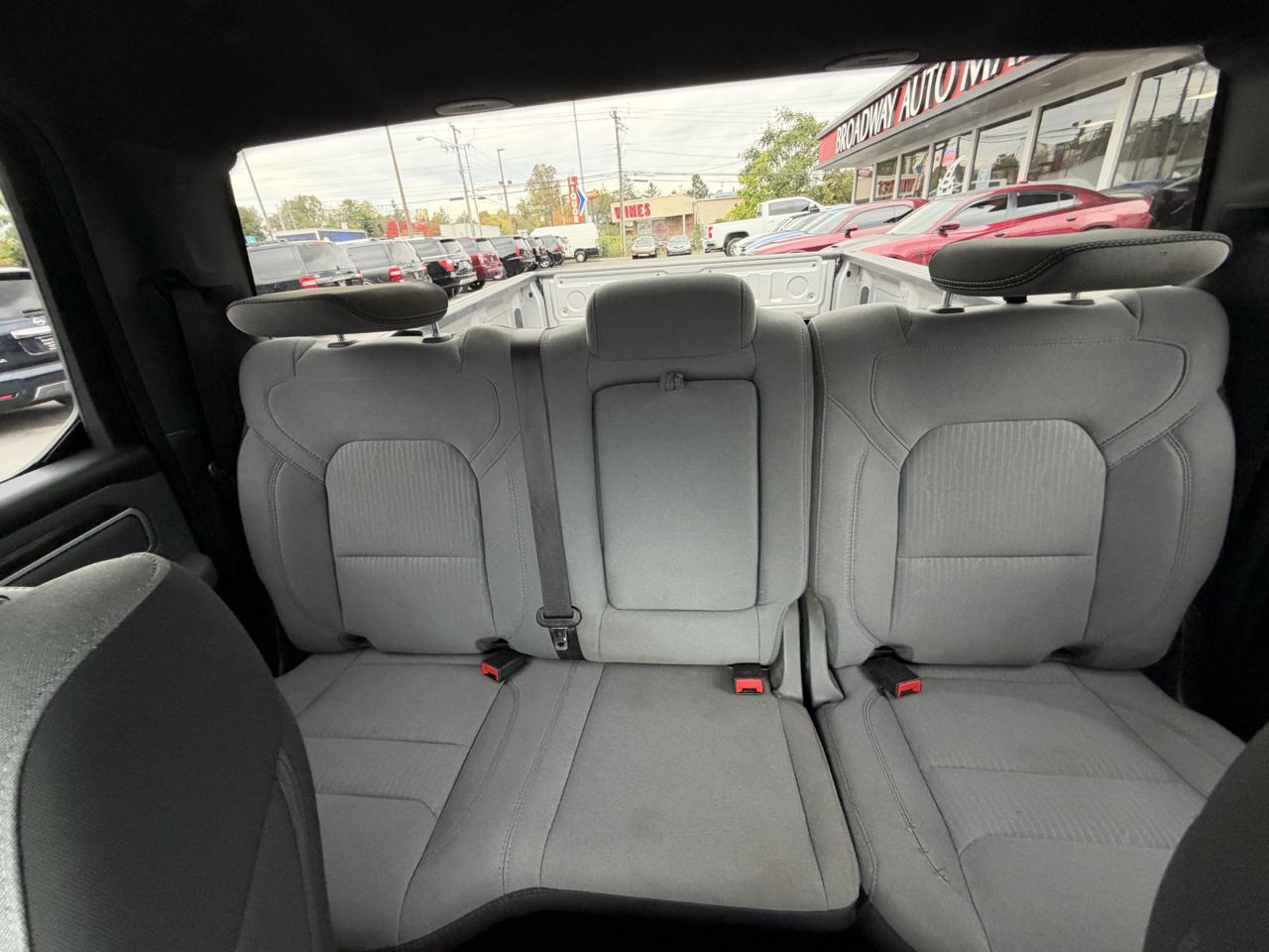RAM 1500 Big Horn 4x4 Quad Cab 6'4" Box 2021