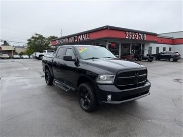 2014 RAM 1500 4WD Crew Cab 140.5" Express
