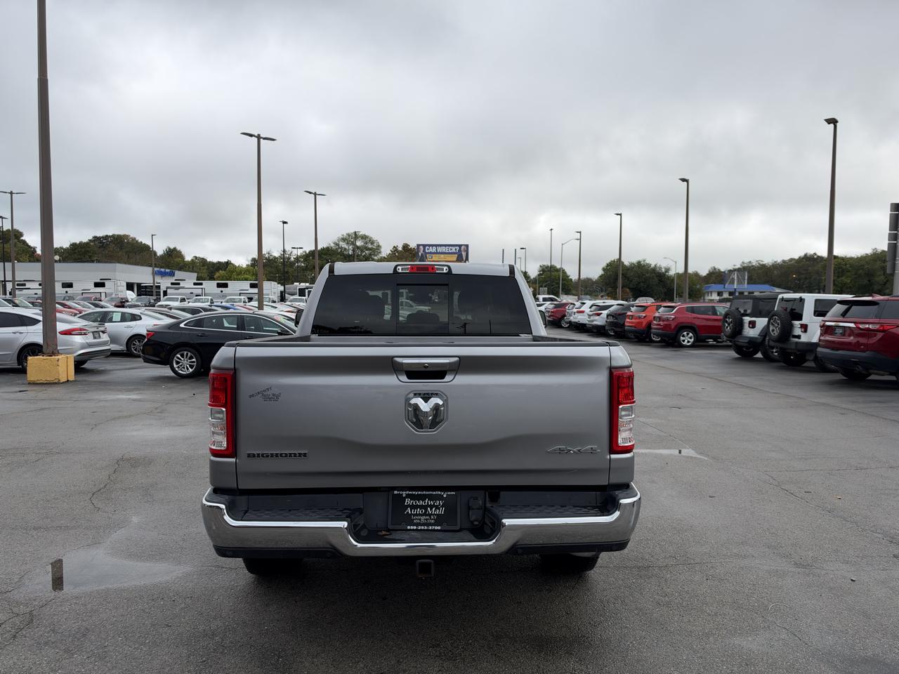 RAM 1500 Big Horn 4x4 Crew Cab 5'7" Box 2020