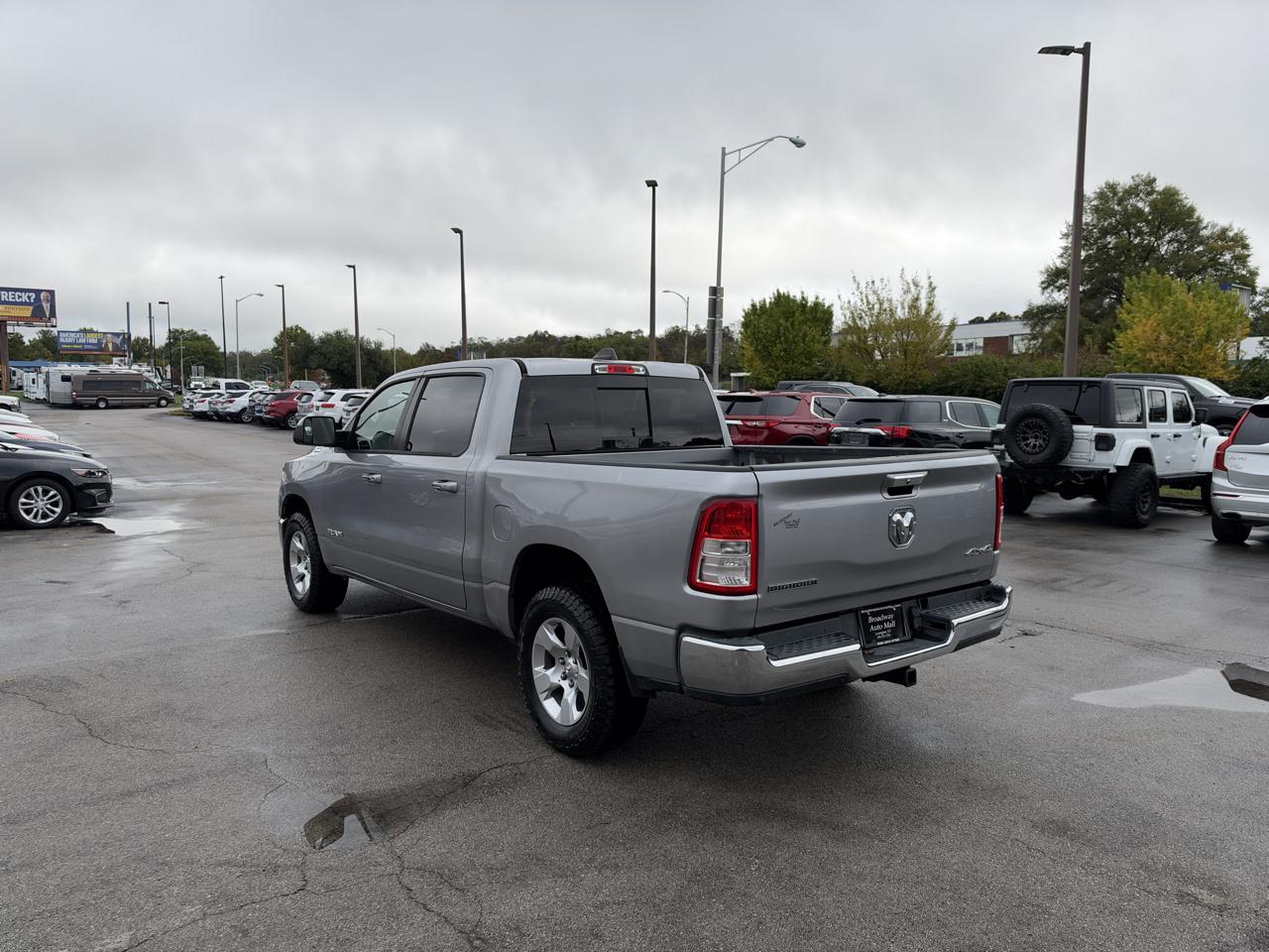 RAM 1500 Big Horn 4x4 Crew Cab 5'7" Box 2020