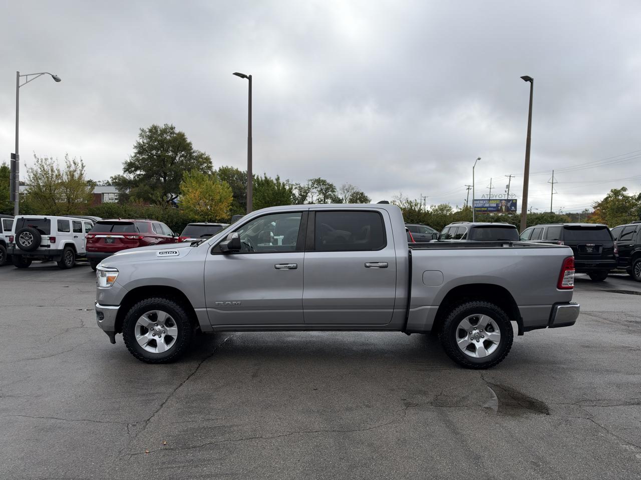 RAM 1500 Big Horn 4x4 Crew Cab 5'7" Box 2020