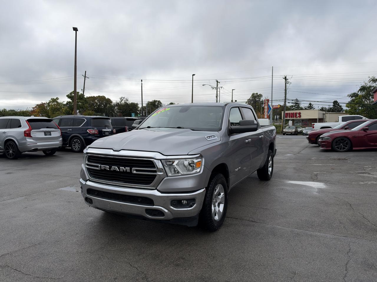 RAM 1500 Big Horn 4x4 Crew Cab 5'7" Box 2020