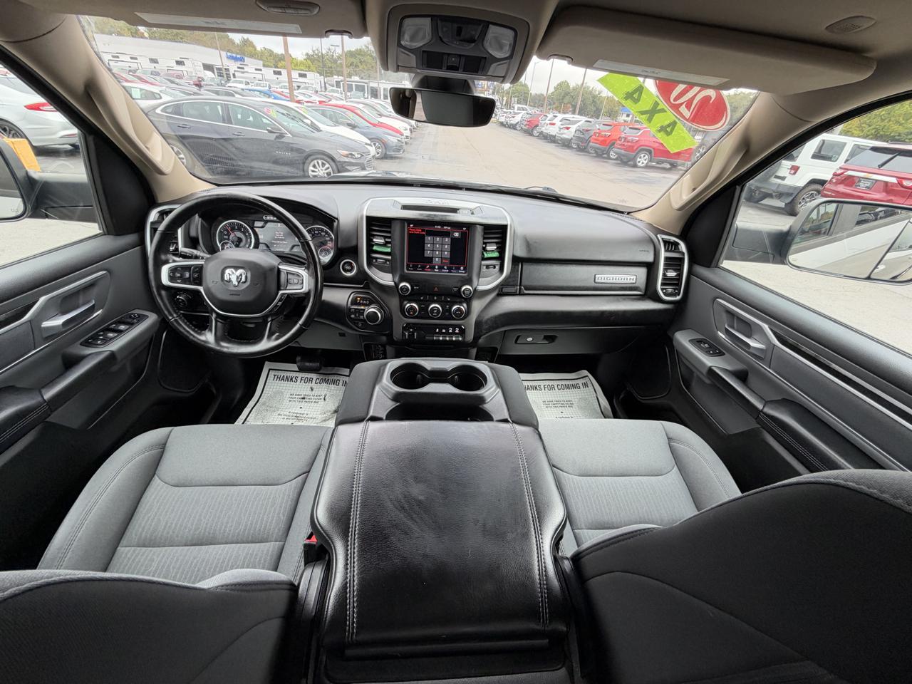 RAM 1500 Big Horn 4x4 Crew Cab 5'7" Box 2020
