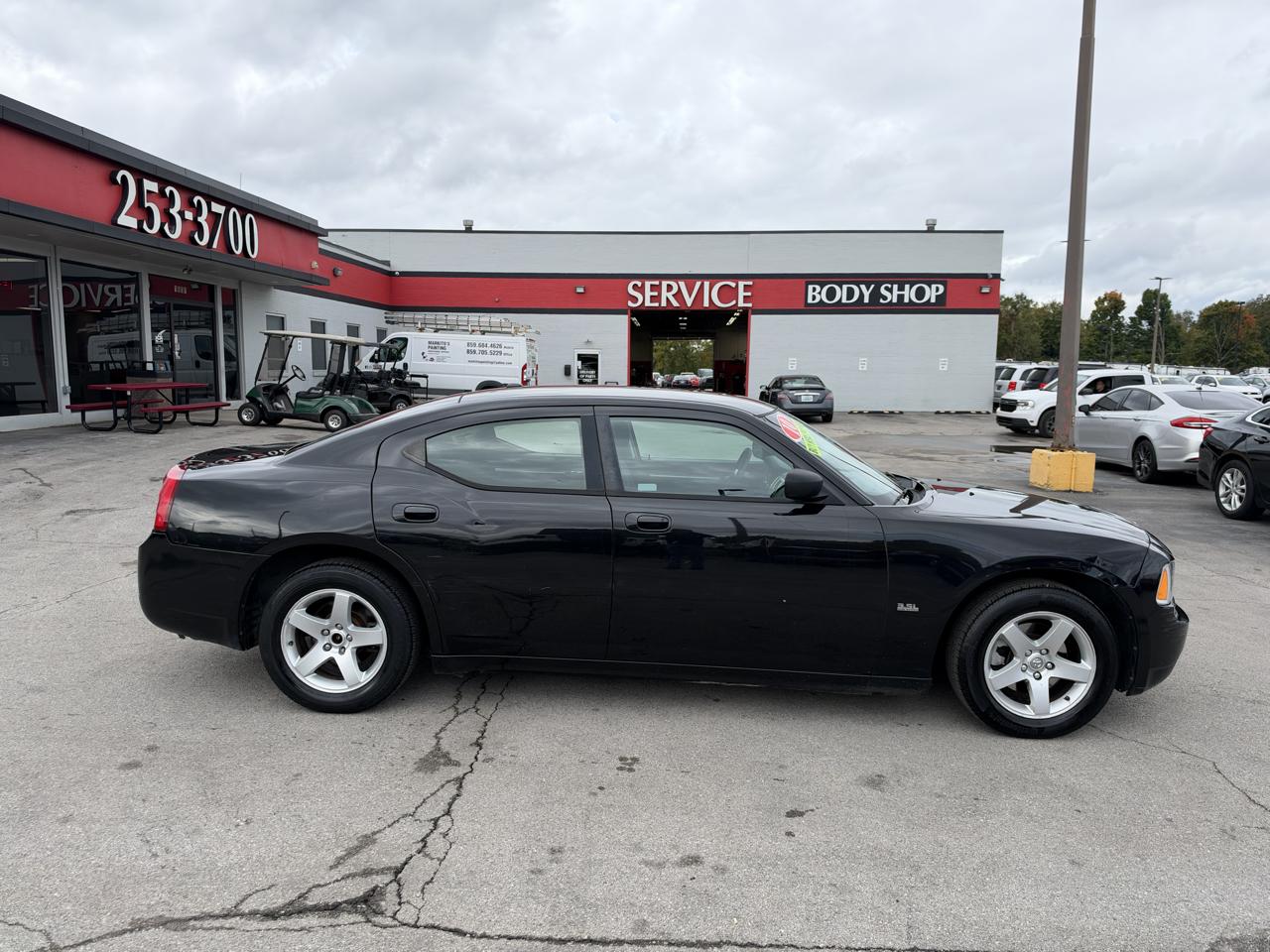 Dodge Charger 4dr Sdn SXT RWD 2010