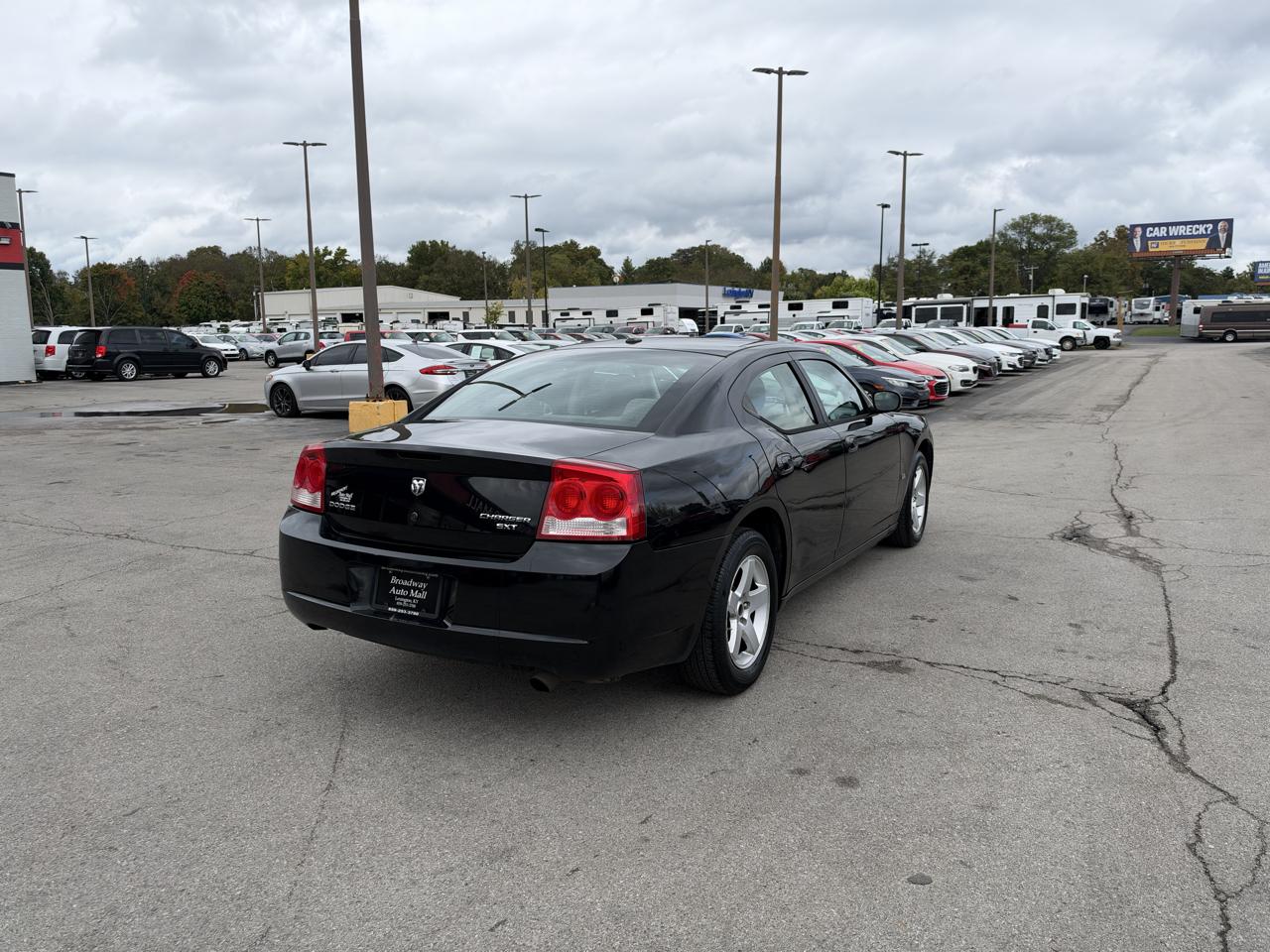 Dodge Charger 4dr Sdn SXT RWD 2010