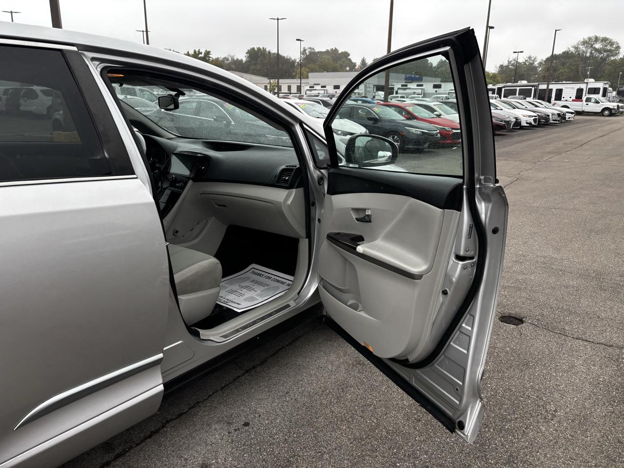 Toyota Venza 4dr Wgn V6 AWD (Natl) 2011