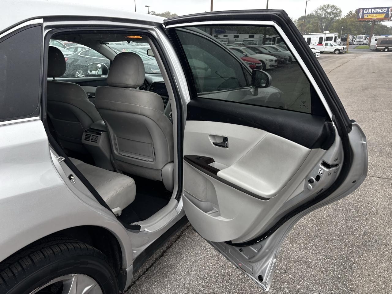 Toyota Venza 4dr Wgn V6 AWD (Natl) 2011