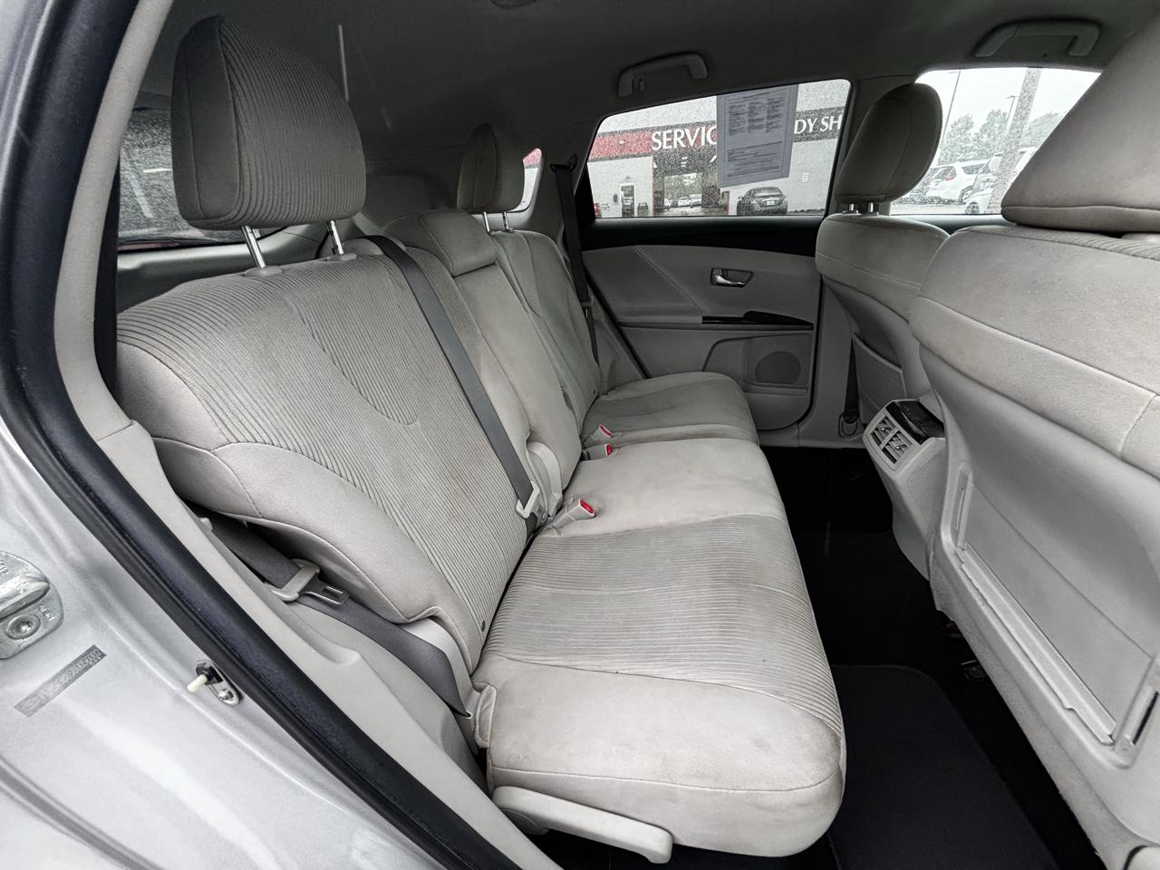 Toyota Venza 4dr Wgn V6 AWD (Natl) 2011