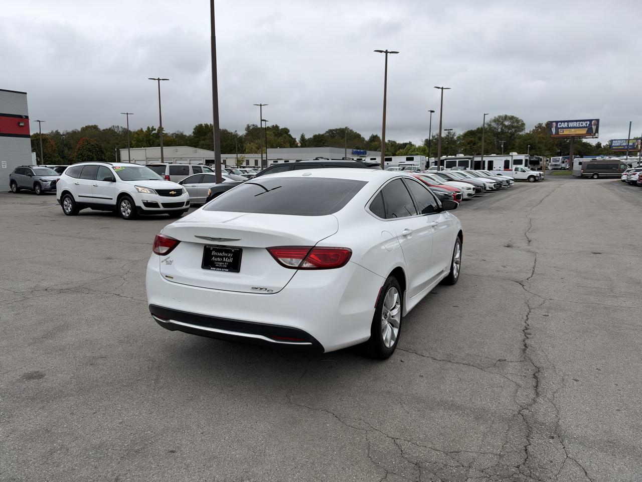 Chrysler 200 4dr Sdn C FWD 2015