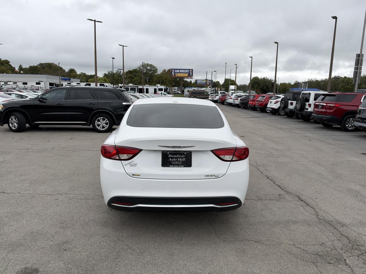 Chrysler 200 4dr Sdn C FWD 2015