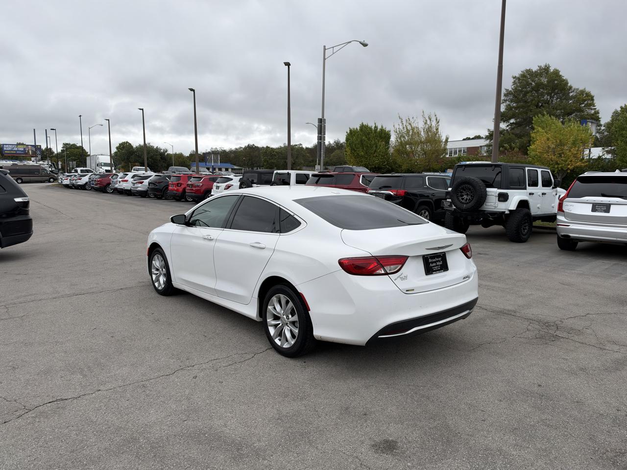 Chrysler 200 4dr Sdn C FWD 2015