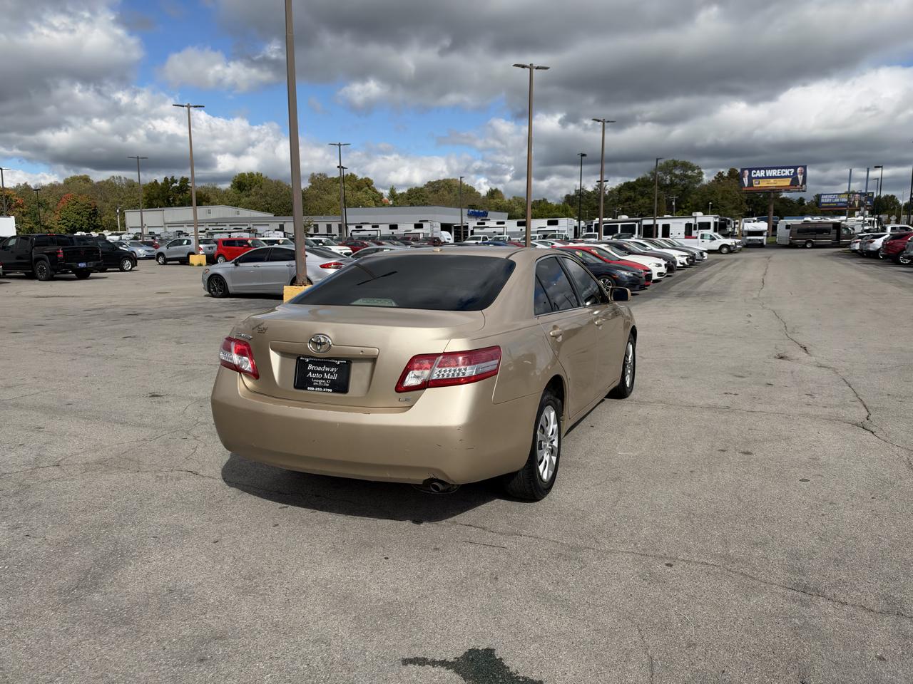 Toyota Camry 4dr Sdn LE Auto 2011