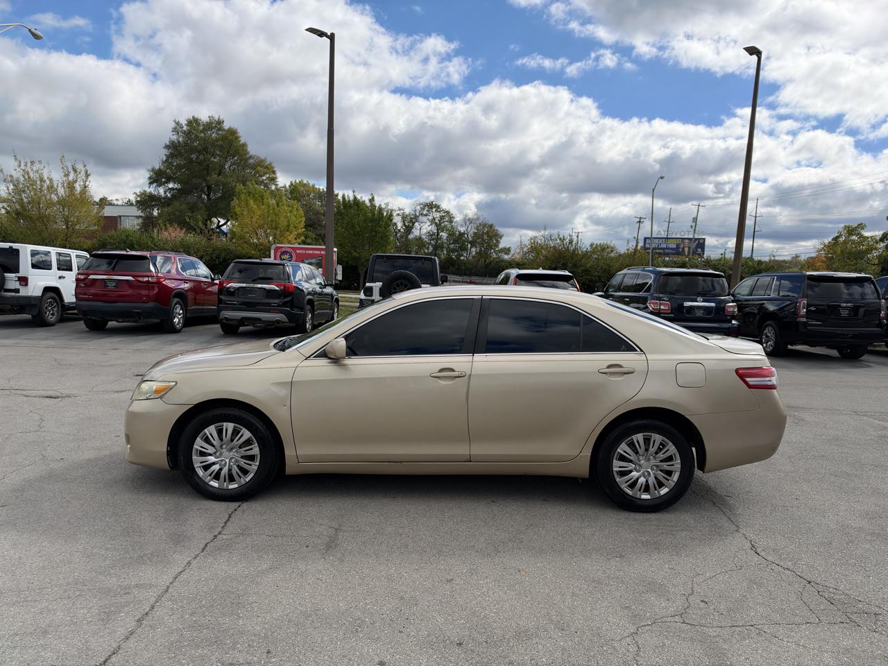 Toyota Camry 4dr Sdn LE Auto 2011
