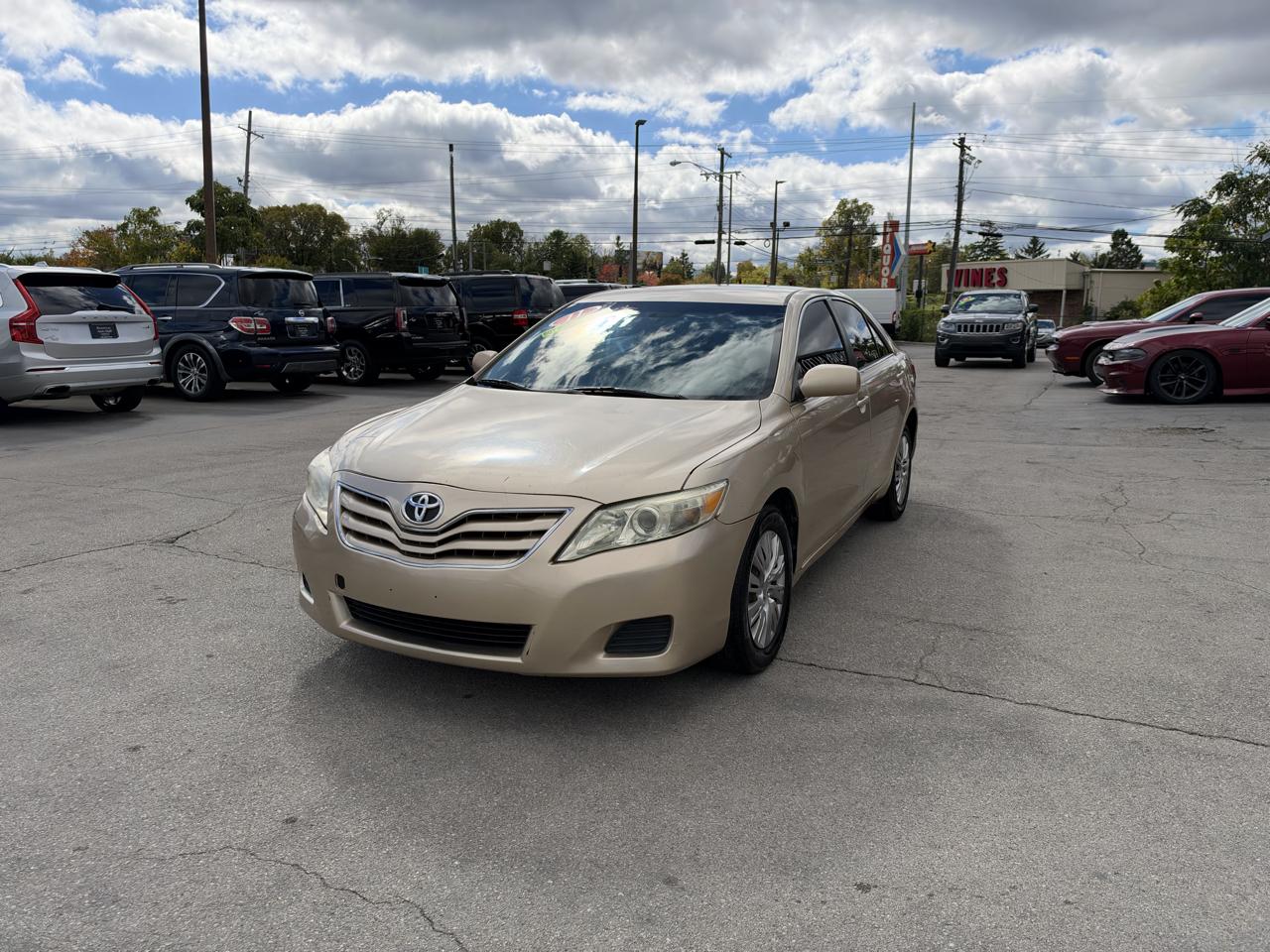 Toyota Camry 4dr Sdn LE Auto 2011