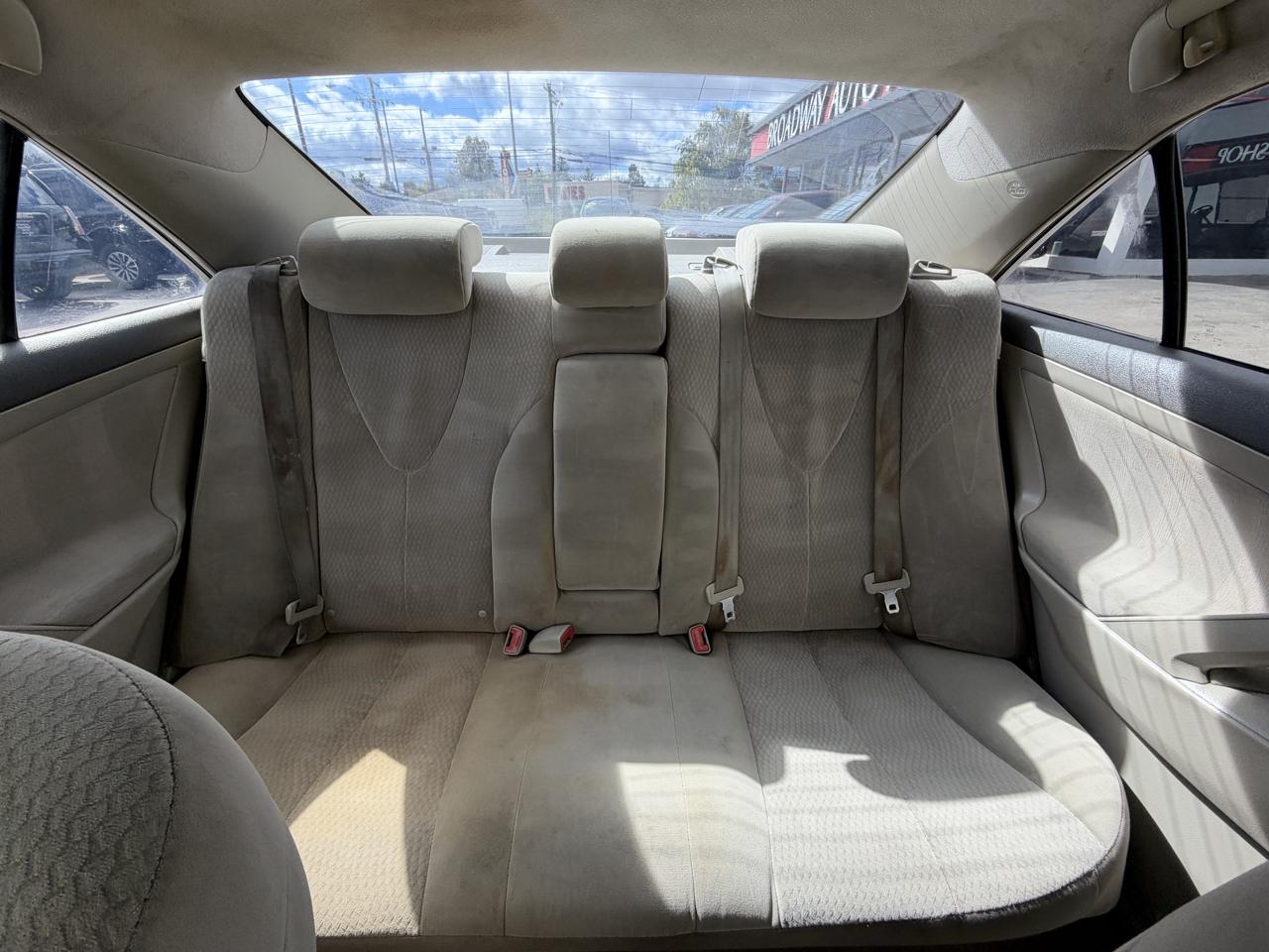 Toyota Camry 4dr Sdn LE Auto 2011