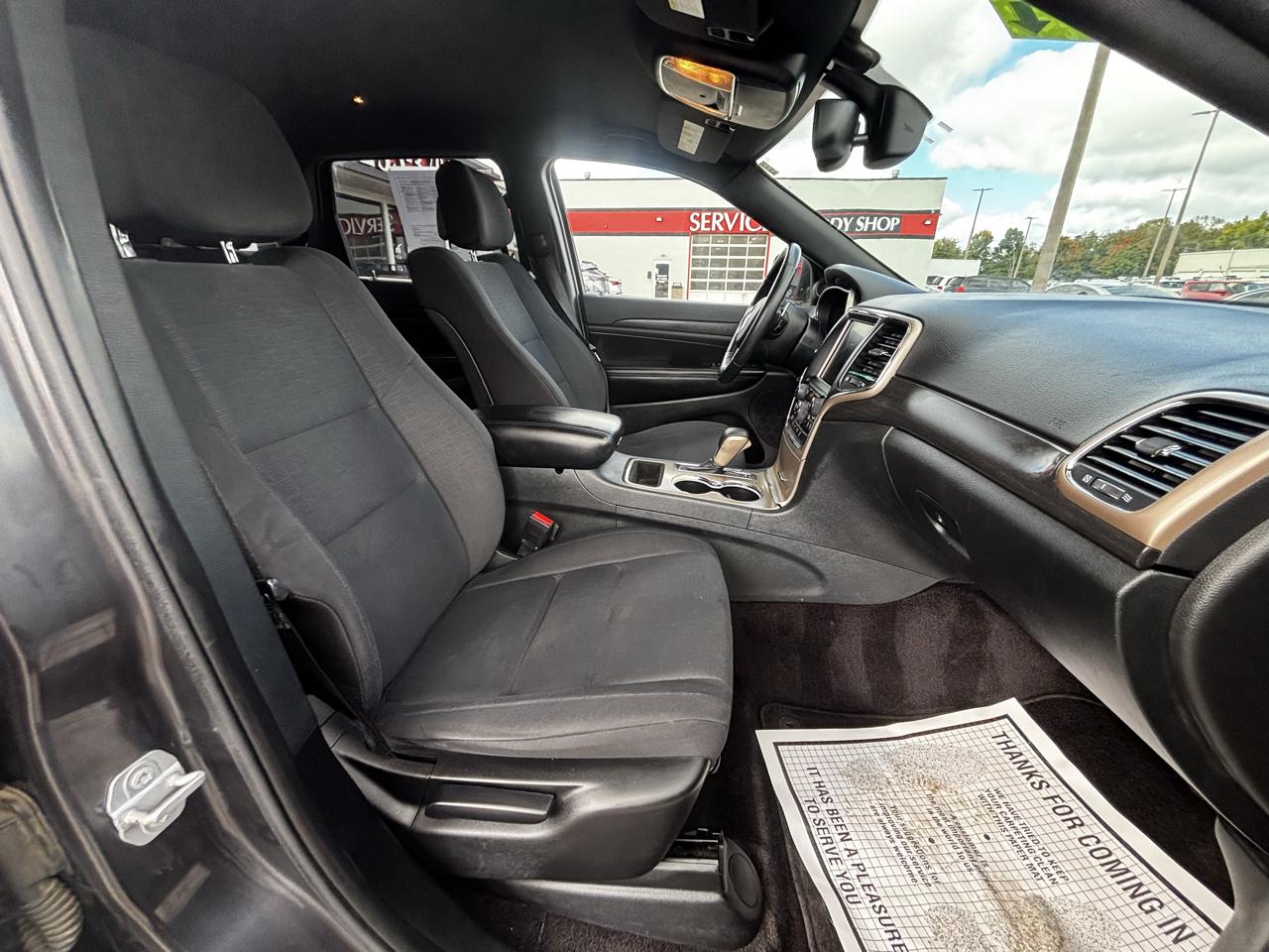 Jeep Grand Cherokee 4WD 4dr Laredo 2016