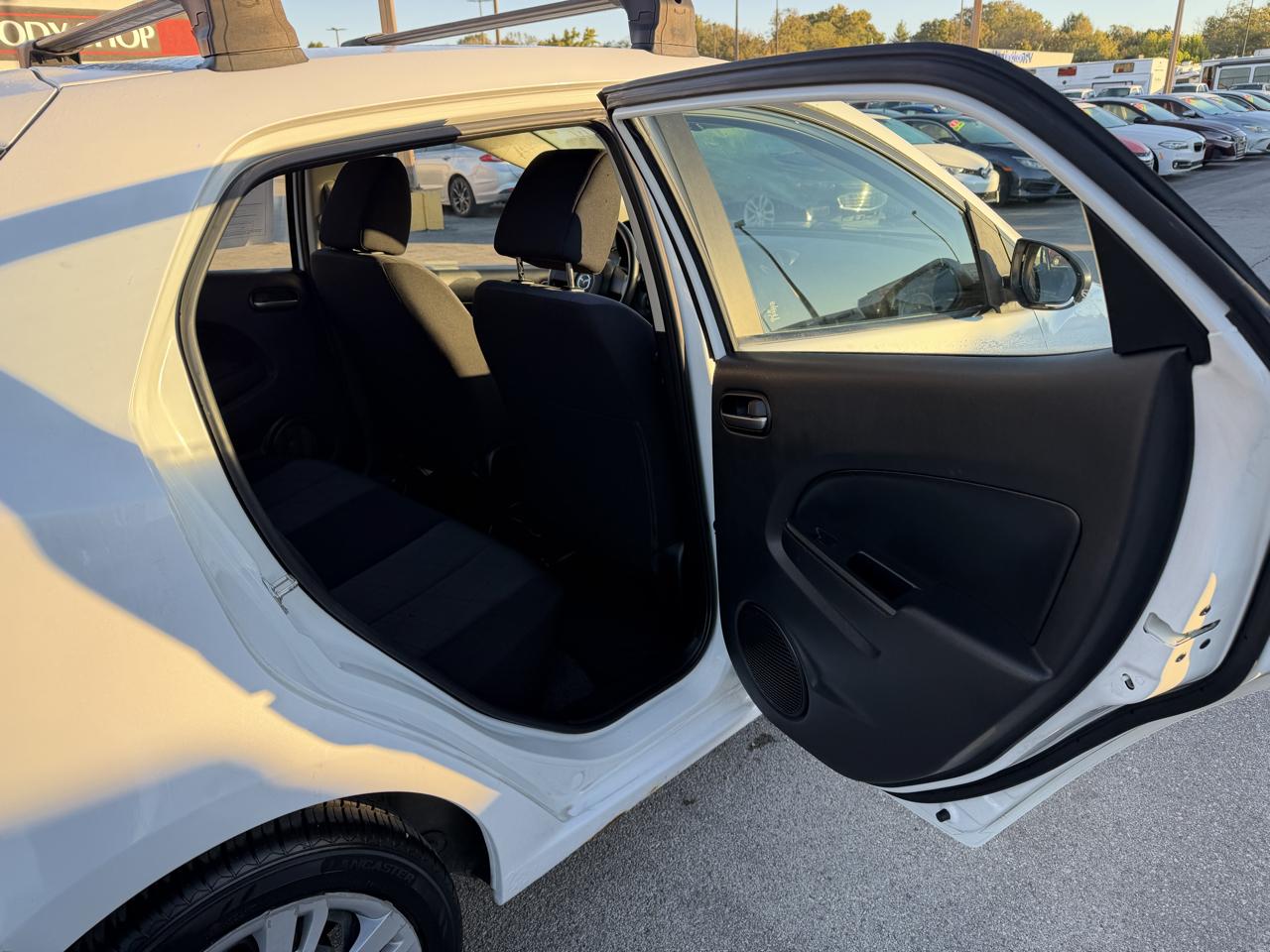 Mazda MAZDA2  2012