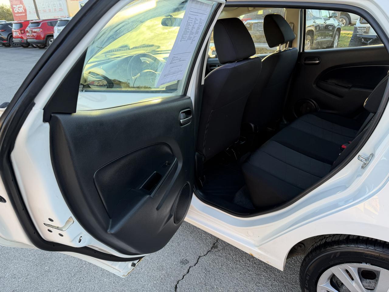 Mazda MAZDA2  2012