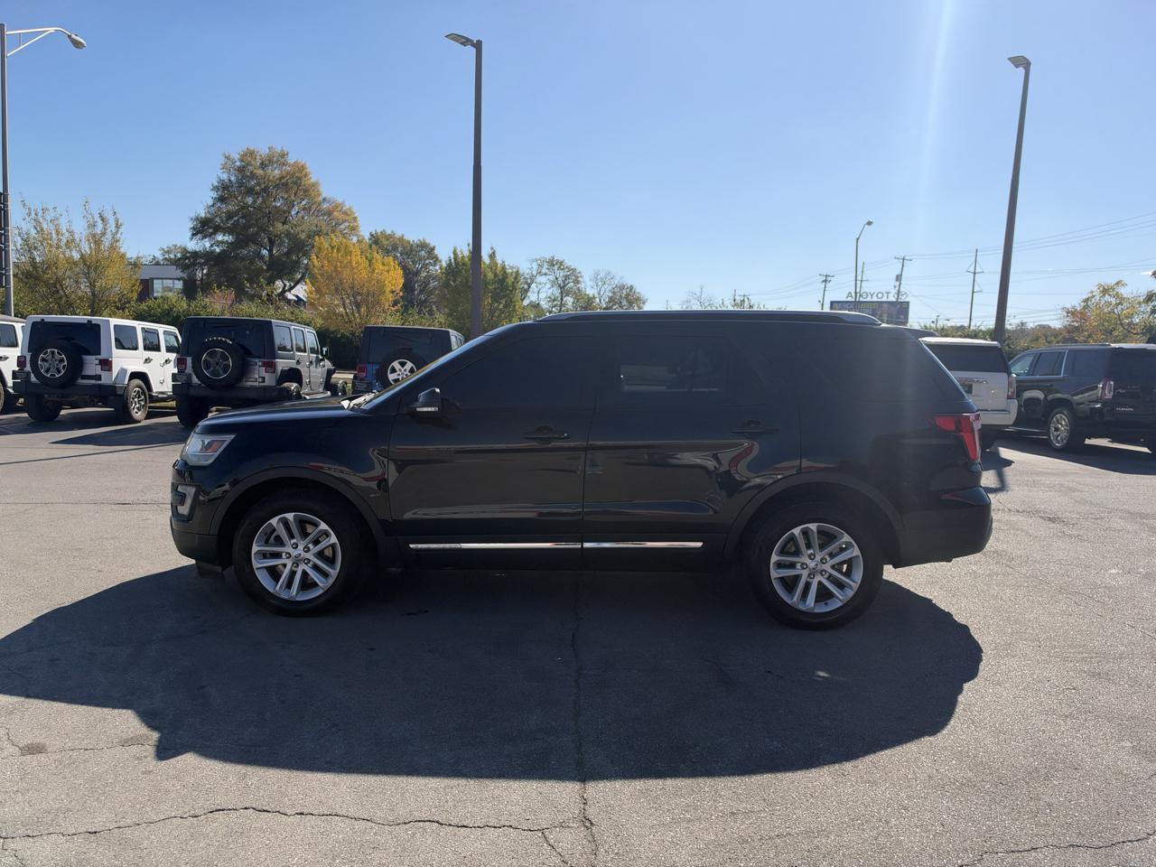 Ford Explorer FWD 4dr XLT 2016