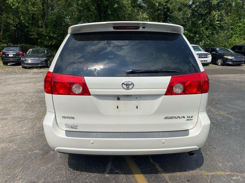 Toyota Sienna XLE AWD 2009