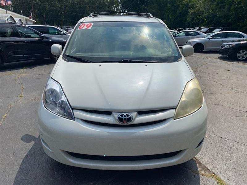 Toyota Sienna XLE AWD 2009