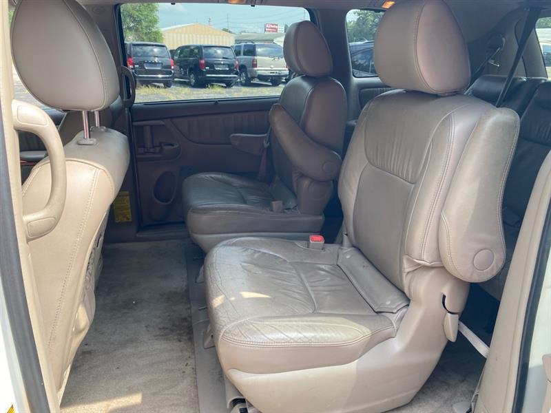 Toyota Sienna XLE AWD 2009