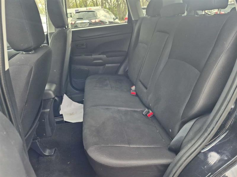 Mitsubishi Outlander Sport ES 2WD 2014
