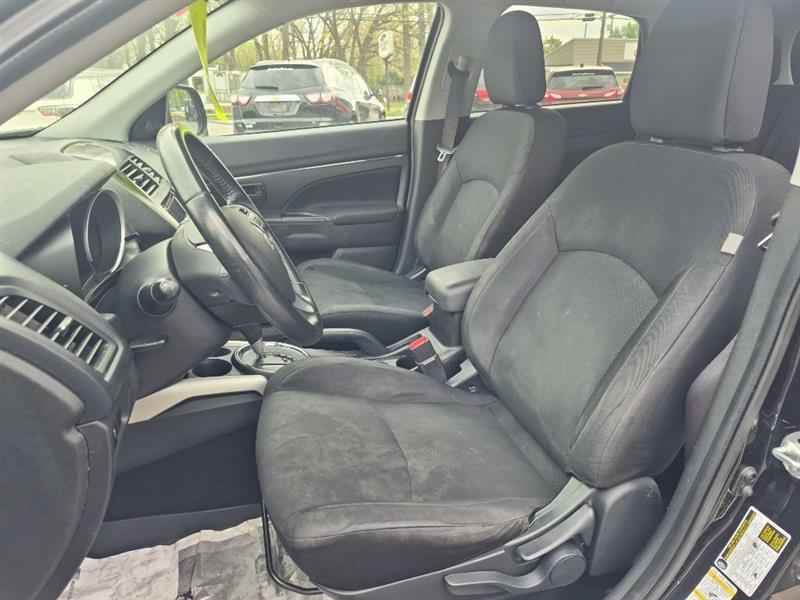 Mitsubishi Outlander Sport ES 2WD 2014