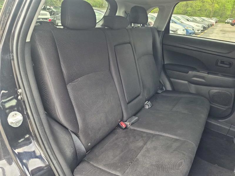 Mitsubishi Outlander Sport ES 2WD 2014